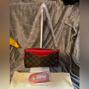 Two way clutch like bag